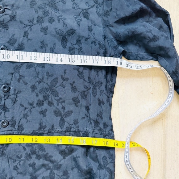 CP Shades black Embroidered Textured Floral midi dress - Picture 10 of 12